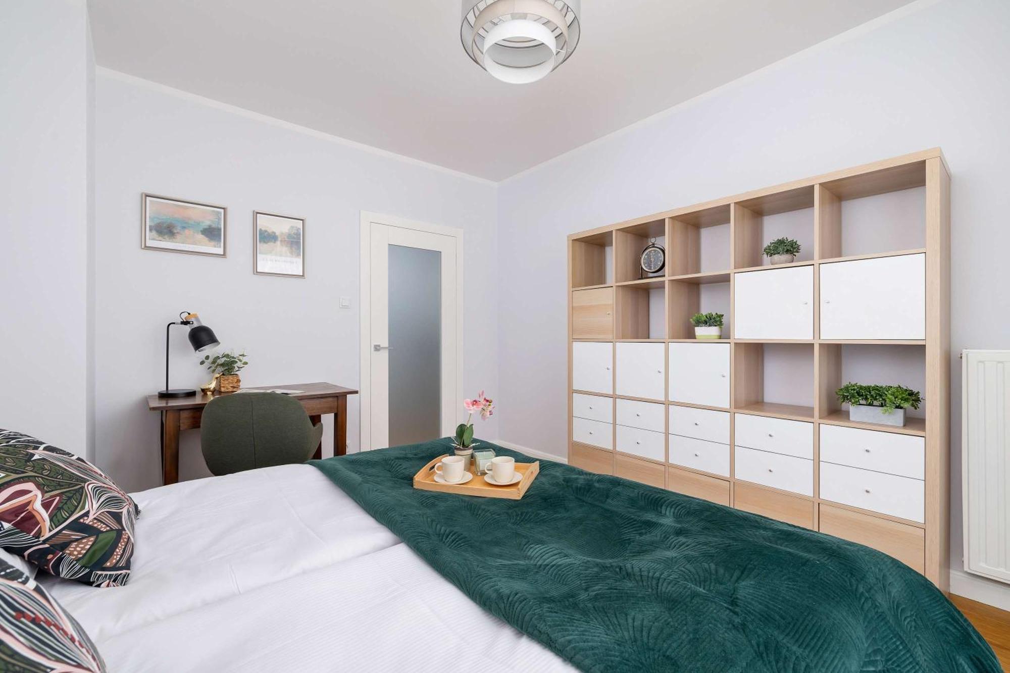 Przytulny I Przestronny W Krakowie Z Parkingiem Biurkiem I 2 Balkonami By Renters Apartament Kraków