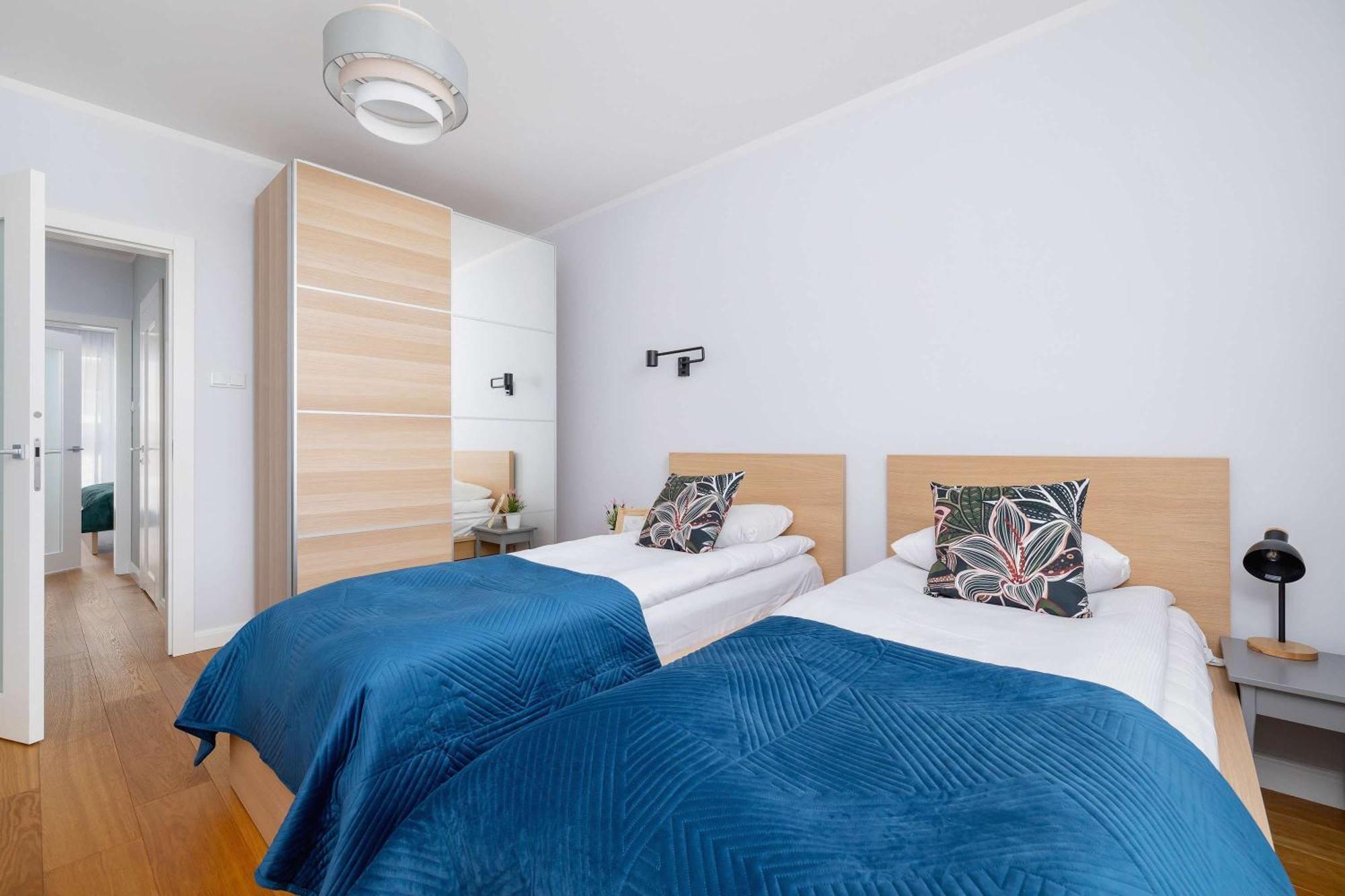 Przytulny I Przestronny W Krakowie Z Parkingiem Biurkiem I 2 Balkonami By Renters Apartament *